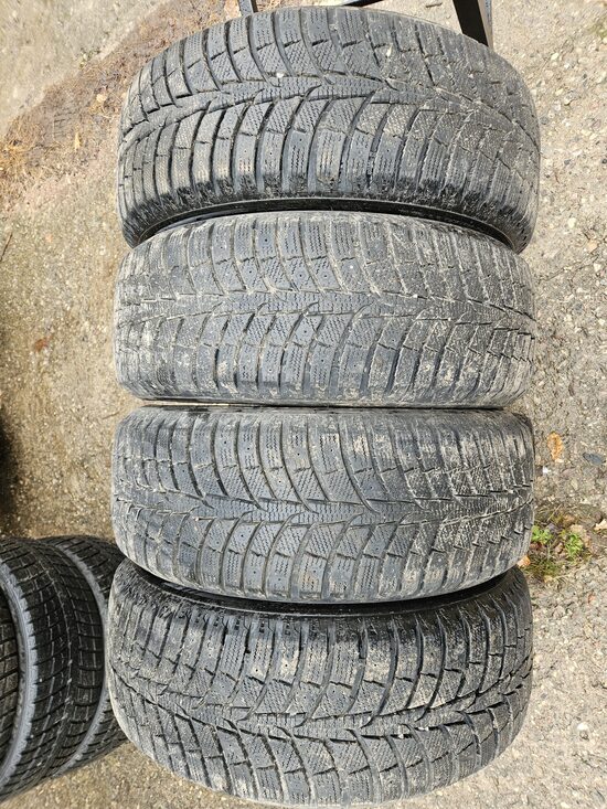 235/55R18 Laufenn LW71